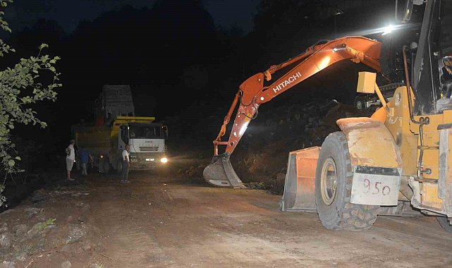 Ordu&#039;daki yol çalışmasında patlatılan dinamit Karadeniz-Akdeniz bağlantı yolunu 8 saat trafiğe kapattı