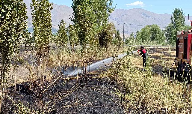 Örtü yangını büyümeden söndürüldü