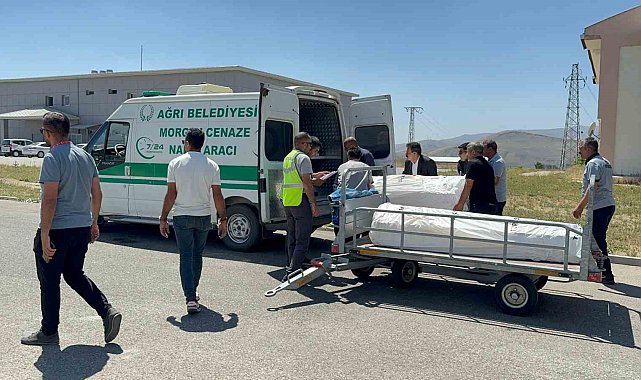 Otobüs kazasında hayatını kaybedenlerin cenazesi defnedilmek üzere Ağrı'ya getirildi