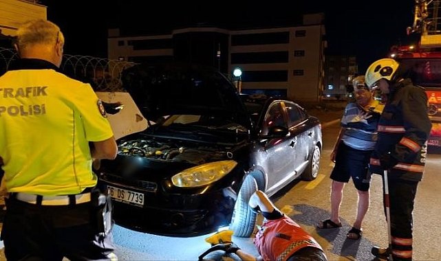 Otomobilde yılan alarmı: Meraklı gözler arasında dakikalarca otomobilde yılan aradılar