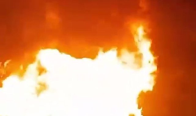 Otoyolda otomobil alev topuna döndü