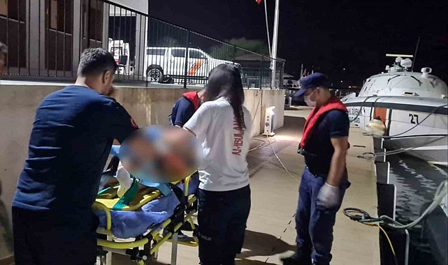 Özel teknede yaralanan vatandaşa Sahil Güvenlikten tıbbi tahliye