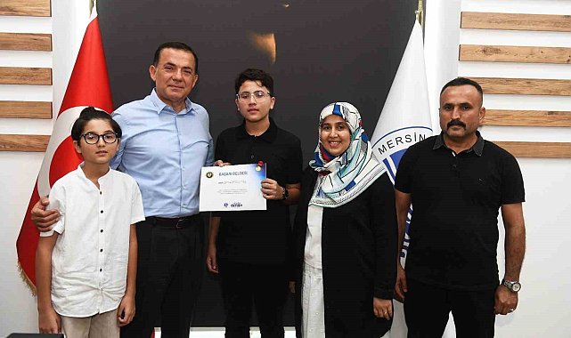 Özyiğit, dereceye giren öğrencileri ödüllendirdi