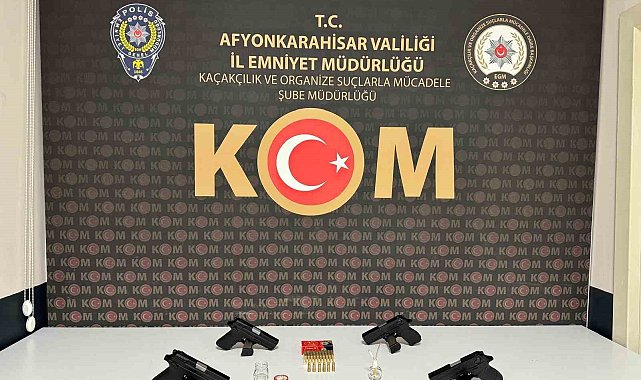 Polis 4 ruhsatsız tabanca ve mermi ele geçirdi