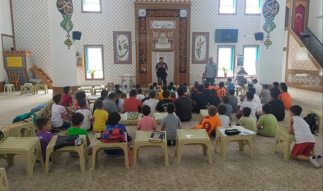 Polis ekipleri Kur'an kurslarında bilgilendirme yaptı