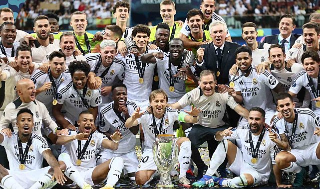 Real Madrid ve Ancelotti, Süper Kupa tarihine geçti