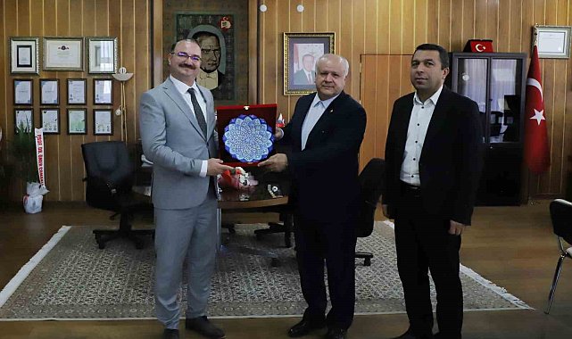 Rektör Hacımüftüoğlu'nun konuğu Başkonsolos Ebrahimi oldu