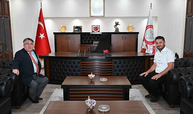 Rektör Özölçer, Dekan Akpınar'ı makamında kabul etti