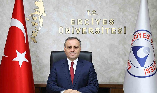 Rektör Prof. Dr. Altun, Zafer Bayramı'nı kutladı