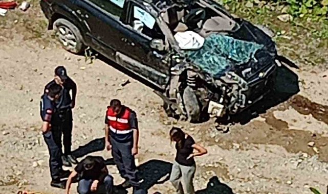 Rize'de araç uçuruma yuvarlandı: 2 ölü, 3 yaralı