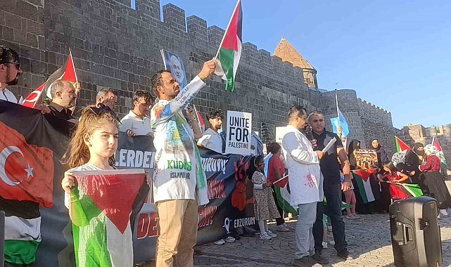 Sağlıkçıların Erzurum'daki sessiz yürüyüşü sürüyor