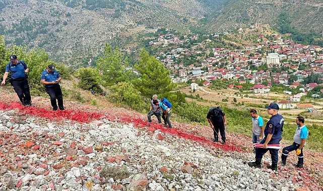 Saimbeyli'de ki dev Türk Bayrağı yeniden ihtişamına kavuştu