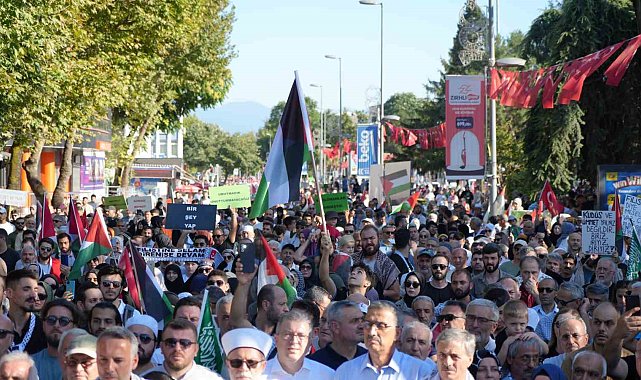 Sakarya'da binler Gazze ve İsmail Haniye için yürüdü