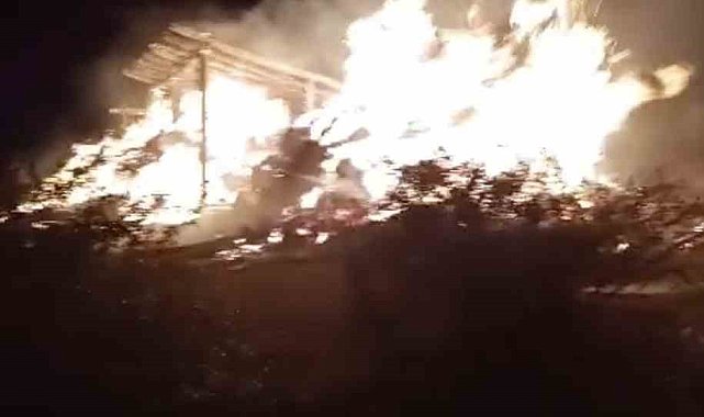 Samanlık ve arazi yangını büyümeden söndürüldü