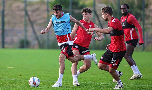 Samsunspor'da yaprak dökümü sürüyor