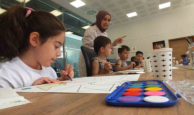 Sanat atölyeleri çocukların yazına renk katıyor