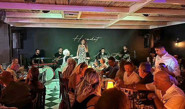 Sanatçı Dönmez'den Bodrum'da unutulmaz gece