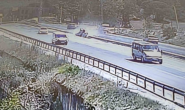 Sancaktepe'de bir otomobilin kaza anı kamerada