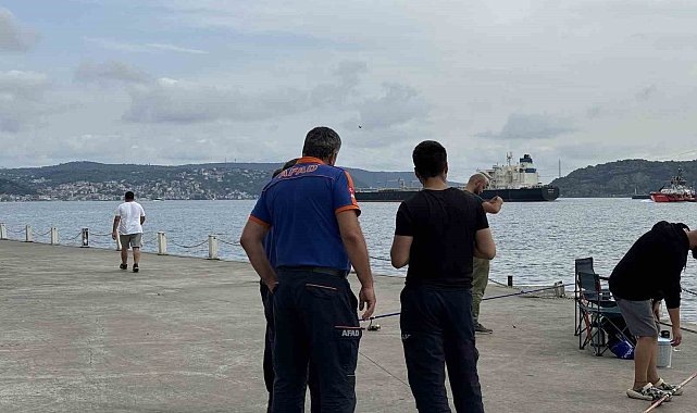 Sarıyer'de batan teknede kaybolan kişiyi arama çalışmaları devam ediyor