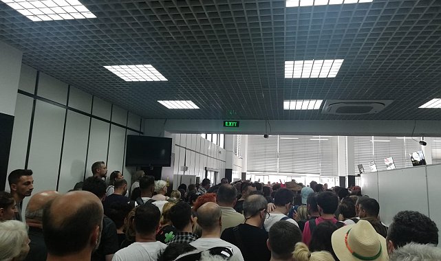 Sarp Sınır Kapısı'nda yoğunluk yaşanıyor