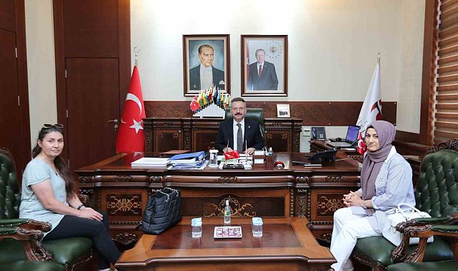 Şehidin eşi ve kardeşi Vali Aksoy'u ziyaret etti