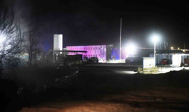 Şehir hastanesi çalışanlarının kaldığı prefabrik yapının tavanının çökmesinde 15 işçi yaralandı