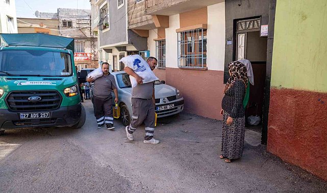 Şehitkamil Belediyesinden 1 günde 2 bin aileye gıda desteği
