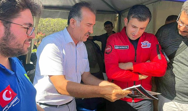Selçuk Bayraktar, GAÜN öğrencilerinin geliştirdikleri projeleri inceledi