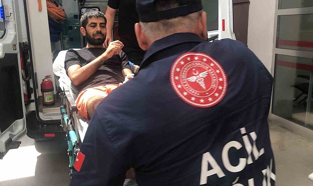 Serinlemek için girdiği havuzda akrep soktu