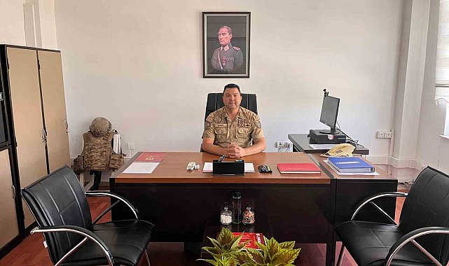 Sevilen komutan Van'a veda etti