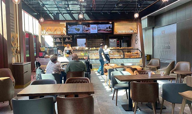 Simit Sarayı yeni mağazasını Çukurova Uluslararası Havalimanı'nda açtı