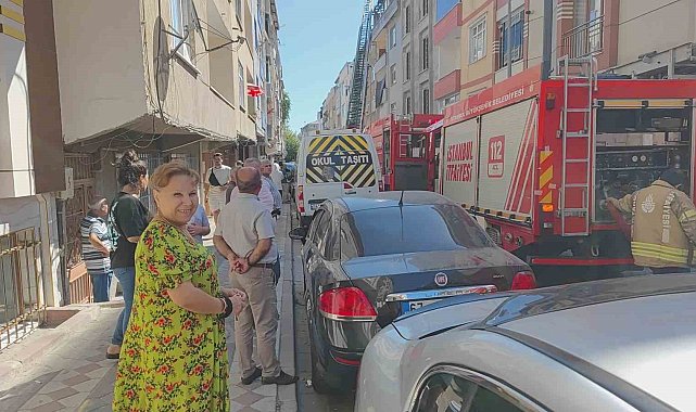 Sultangazi'de çatı katındaki kümeste çıkan yangında güvercinler telef oldu