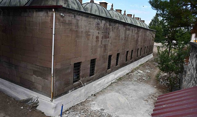 Tarihi kütüphaneye onarım