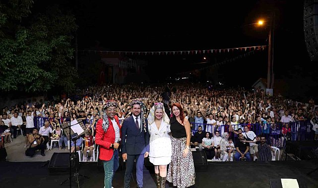 Tavas Zeybek Festivali renkli görüntülere sahne oluyor
