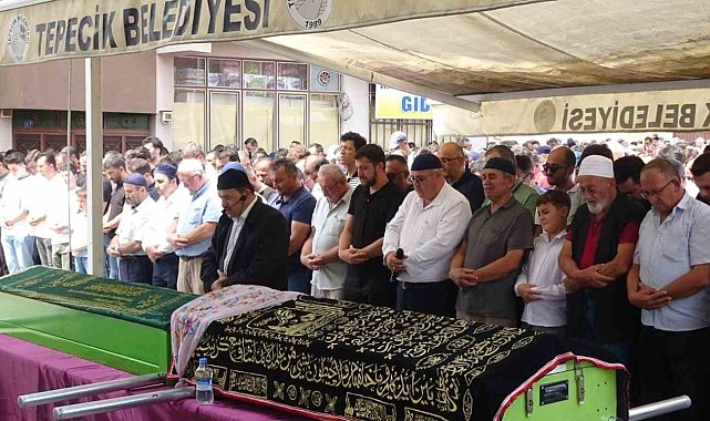 Tavşanlılı genç çift gözyaşları ile toprağa verildi