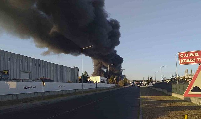 Tekirdağ'da plastik fabrikasında yangın