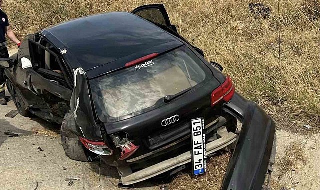 Tekirdağ'da seyir halindeki otomobil, park halinde olan iki araca çarptı: 5 yaralı