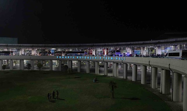 Terminale yeni yazıhane yapımına karşı çıkan esnaf kepenk kapattı: Sakarya'dan bilet satışları durduruldu