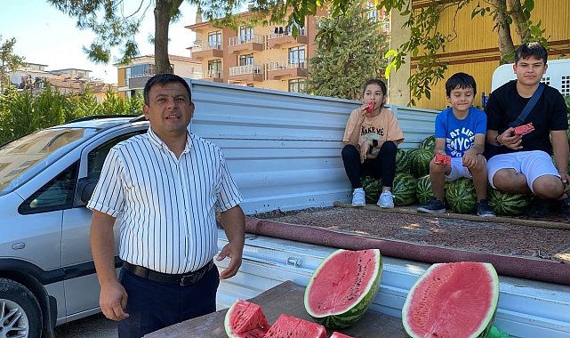 Tokat'ta 26 ton karpuzu kapış kapış ettiler