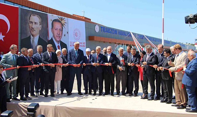 Trabzon Havalimanı'nın yeni dış hatlar gelen yolcu terminali ve CIP binası törenle hizmete girdi
