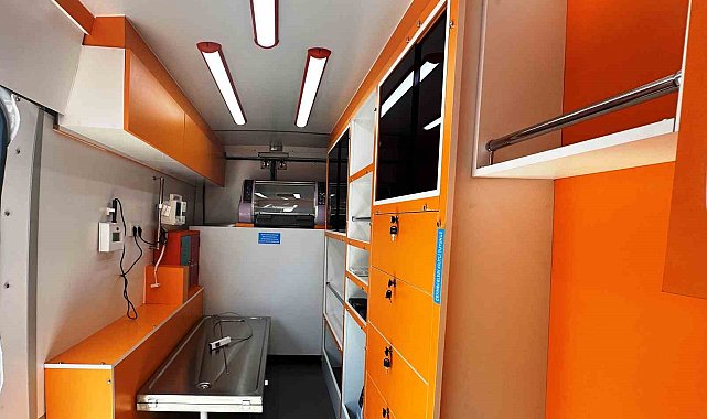 Türkiye'nin ilk yoğun bakımlı ve ameliyathaneli mobil klinik aracı Bodrum'da üretildi
