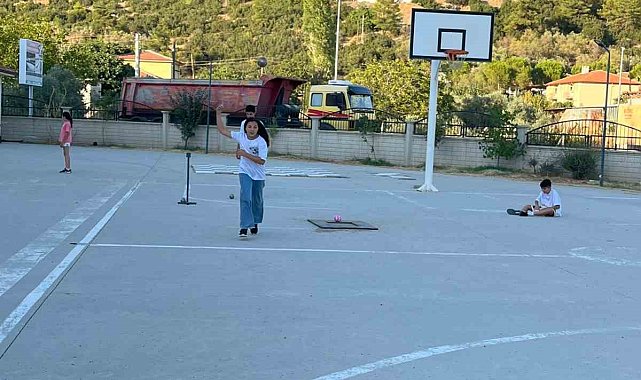 Ula'da çocuklar volo branşıyla tanıştı