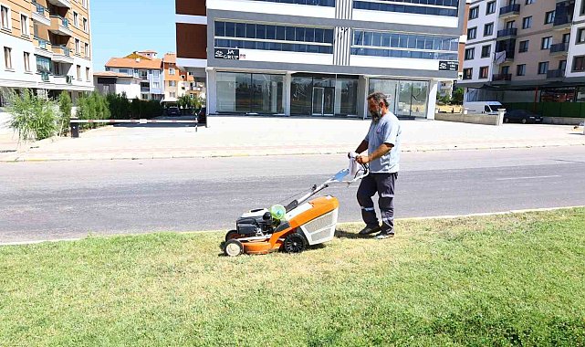 Uşak Belediyesinin bakım ve temizlik çalışmaları sürüyor