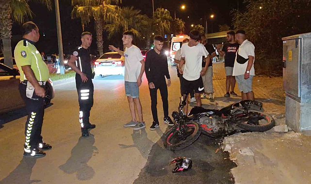 Uygulamadan kaçıp ters yola girdi, sivil polise ve yayaya çarptı:3 yaralı