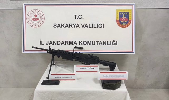 Uzun namlulu makineli tüfeği satmaya çalışırken yakalandı