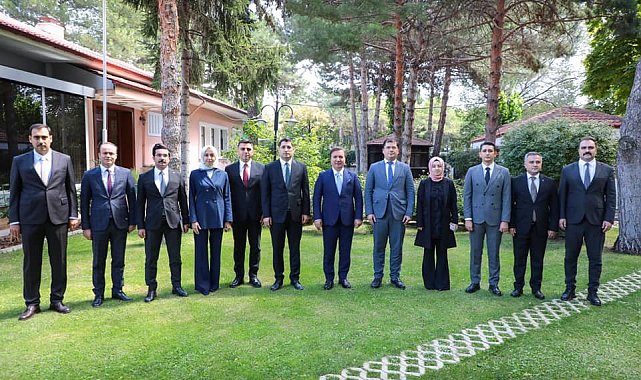 Vali Aydoğdu, vali yardımcıları ve ilçe kaymakamlarıyla toplantı yaptı