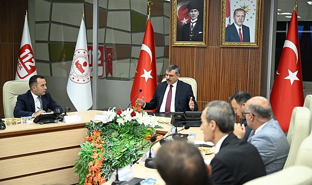 Vali Çiftçi, muhtarlar ile bir araya geldi