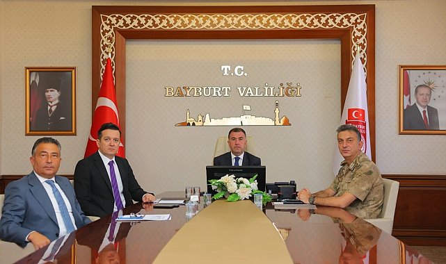 Vali Eldivan, Bakan Yerlikaya ve Tekin'in başkanlığında yapılan toplantıya VKS üzerinden katıldı