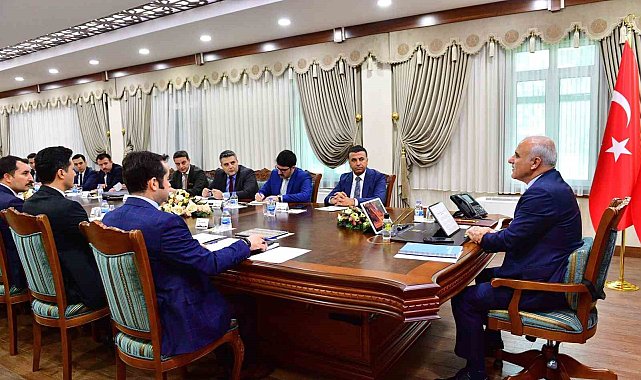 Vali Yardımcıları ve kaymakamlarla değerlendirme toplantısı