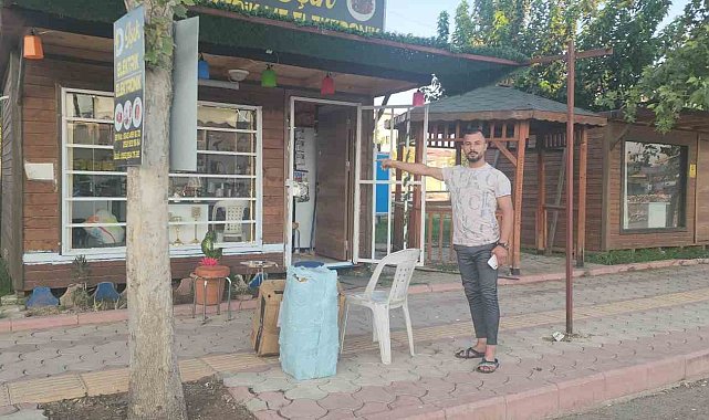 Vicdansız hırsızlar, ahşap iş yerinde ekmek parası mücadelesi veren depremzede esnafın iş yerini soydular
